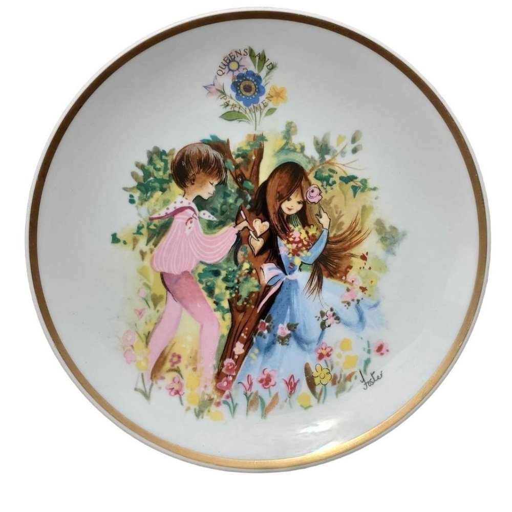 Vintage Wedgwood Fine Bone China Decorative Plate